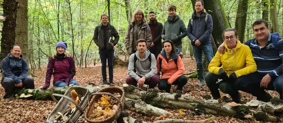 /events/mushroom-foraging